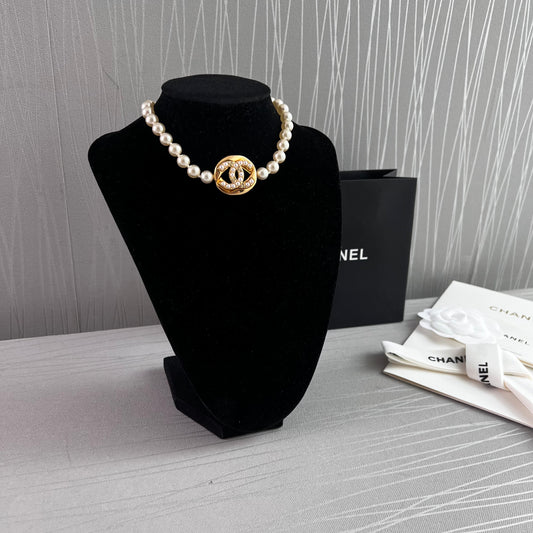 Collar C perlas con dorado