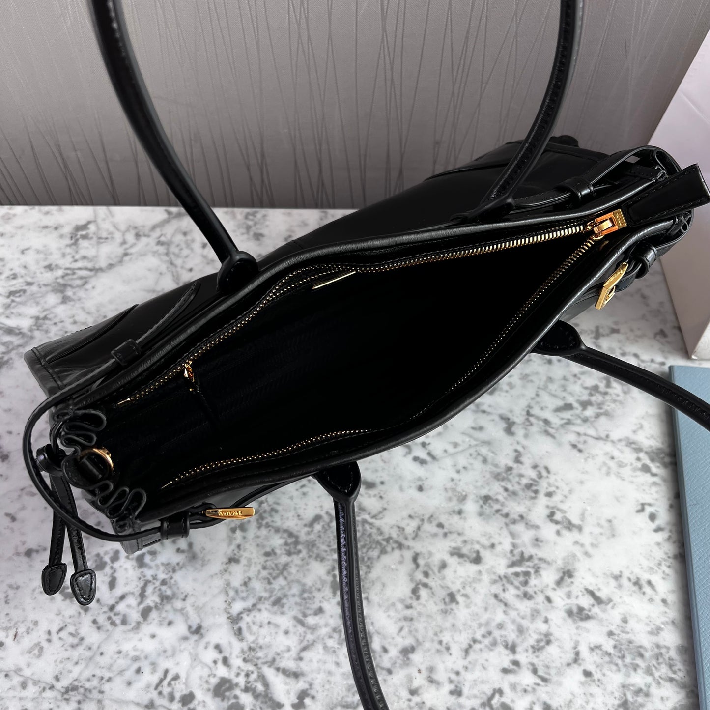 Bolso P-rada piel color negro