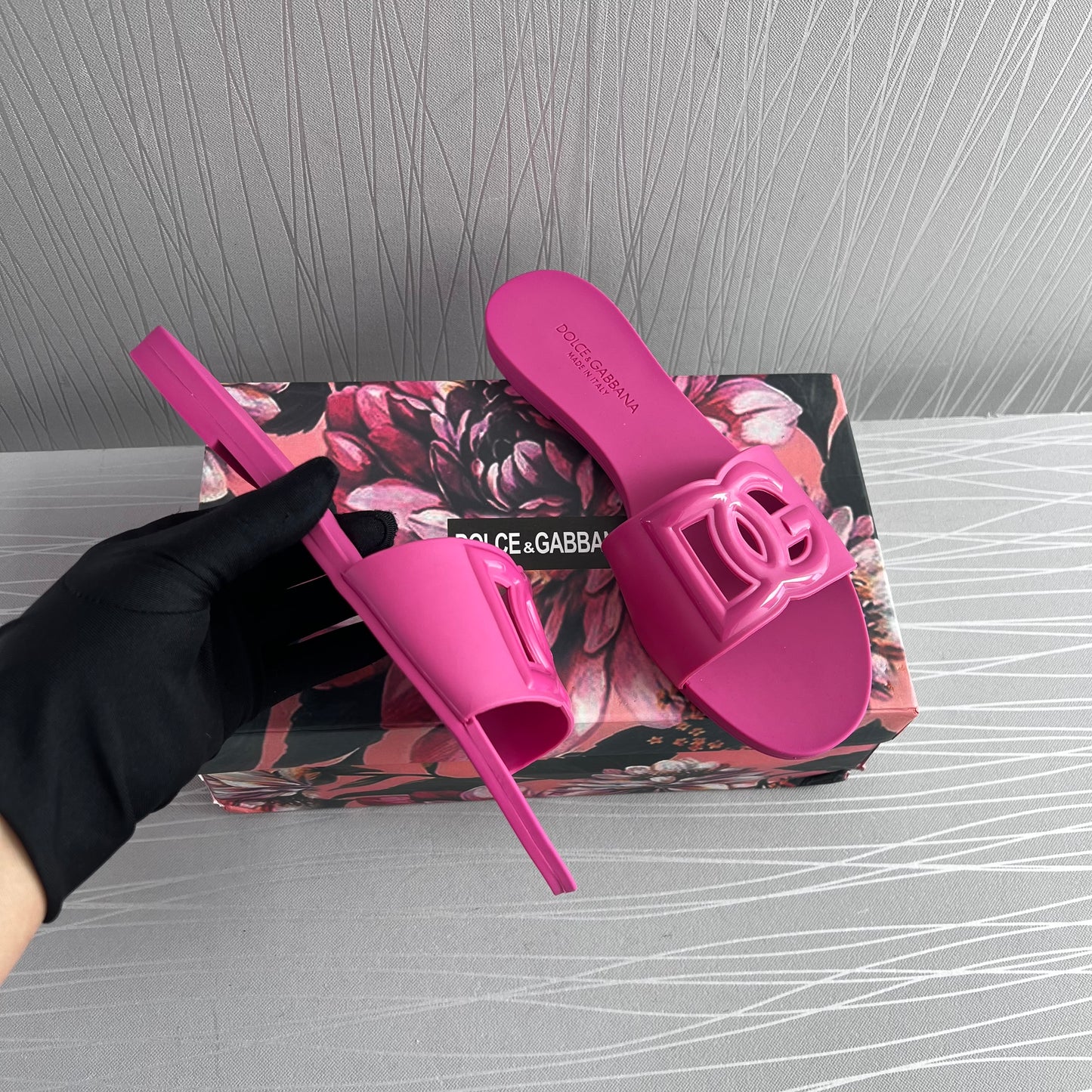 Sandalias D de hule color rosa