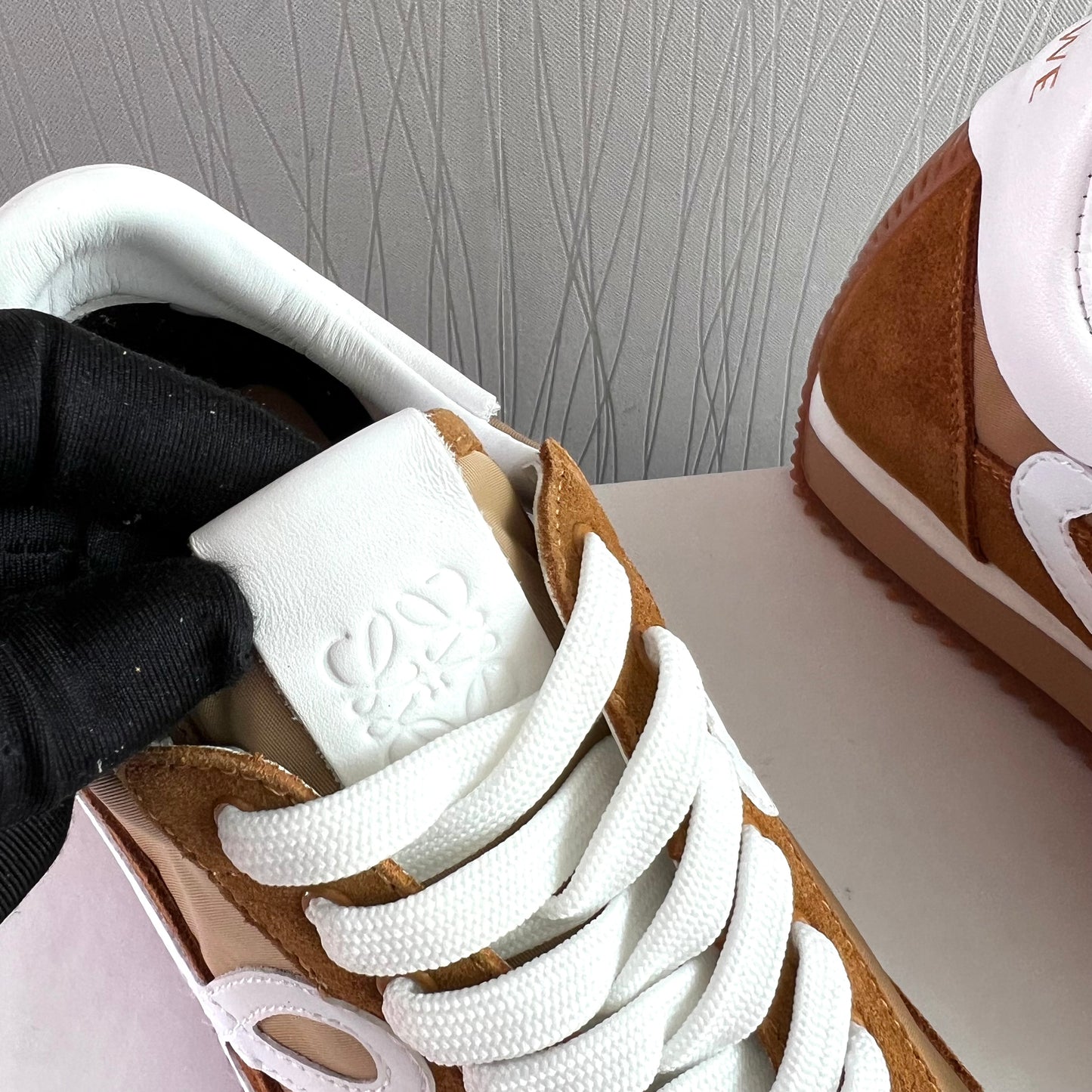 Sneakers L color beige con blanco