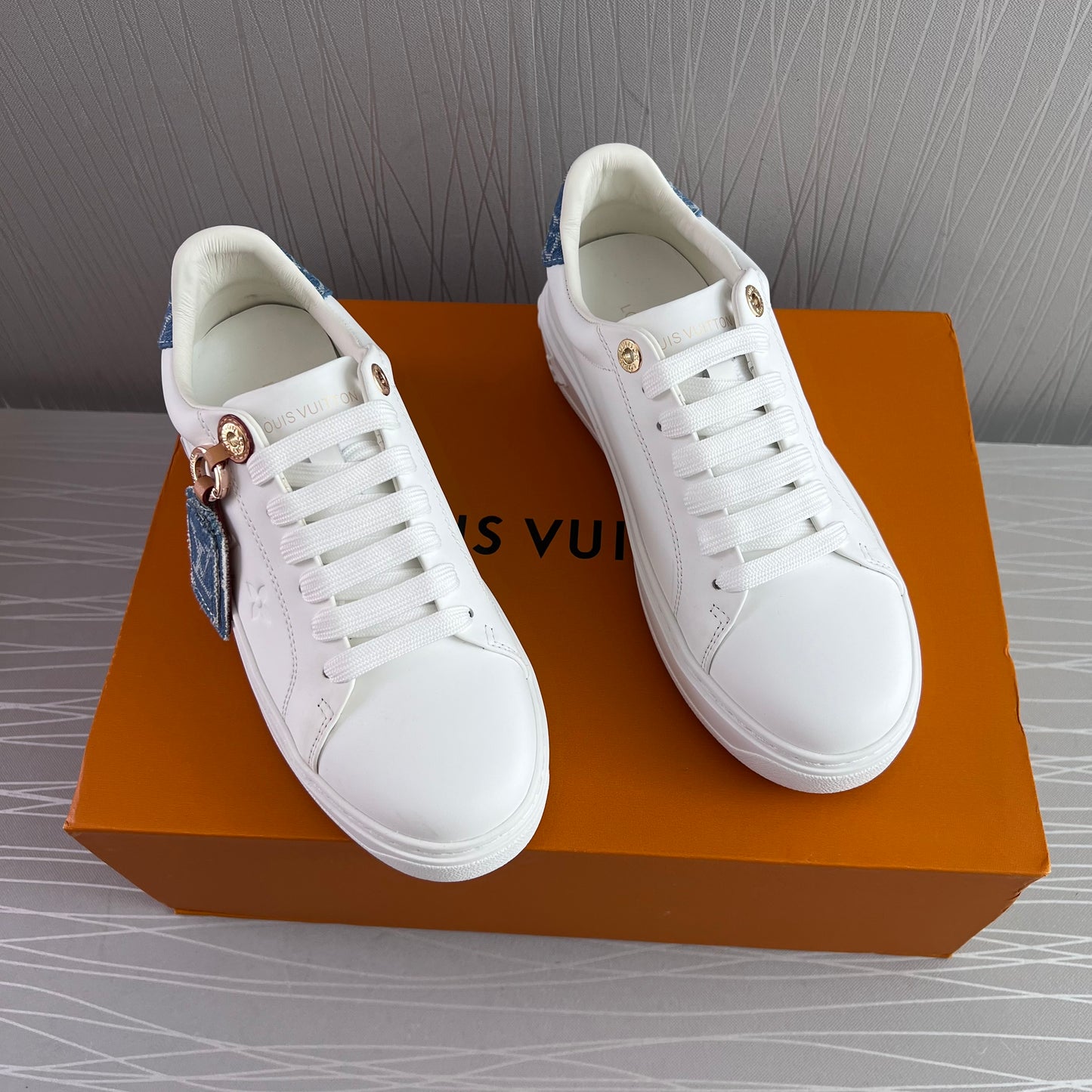 Sneakers L piel blancos