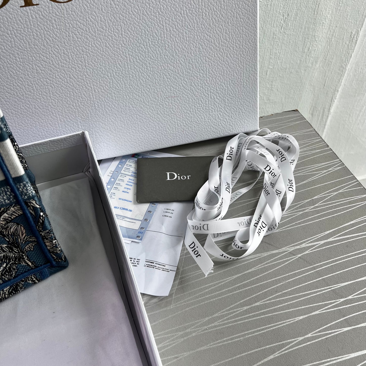 Bolso D Tote color azul con blanco