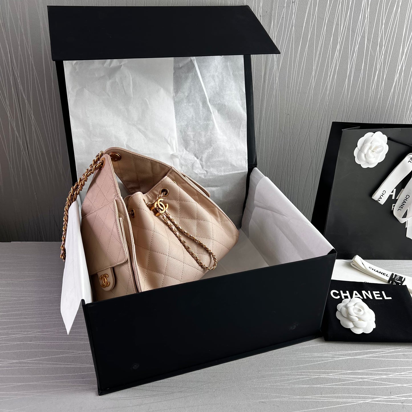 Bolso C piel granulada color beige