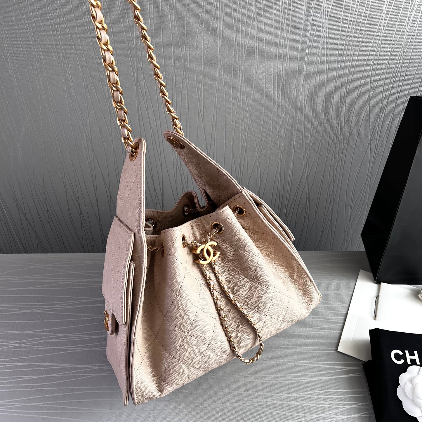 Bolso C piel granulada color beige