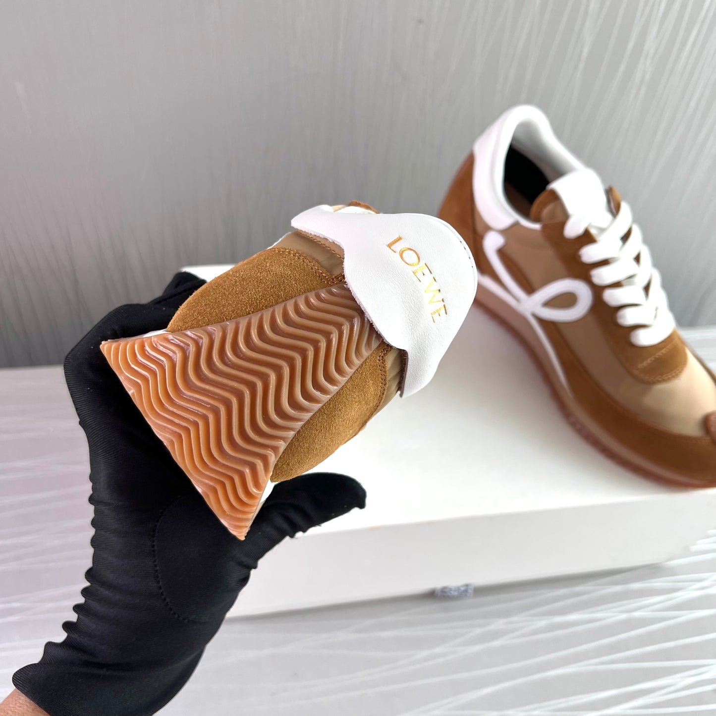 Sneakers L color beige con blanco