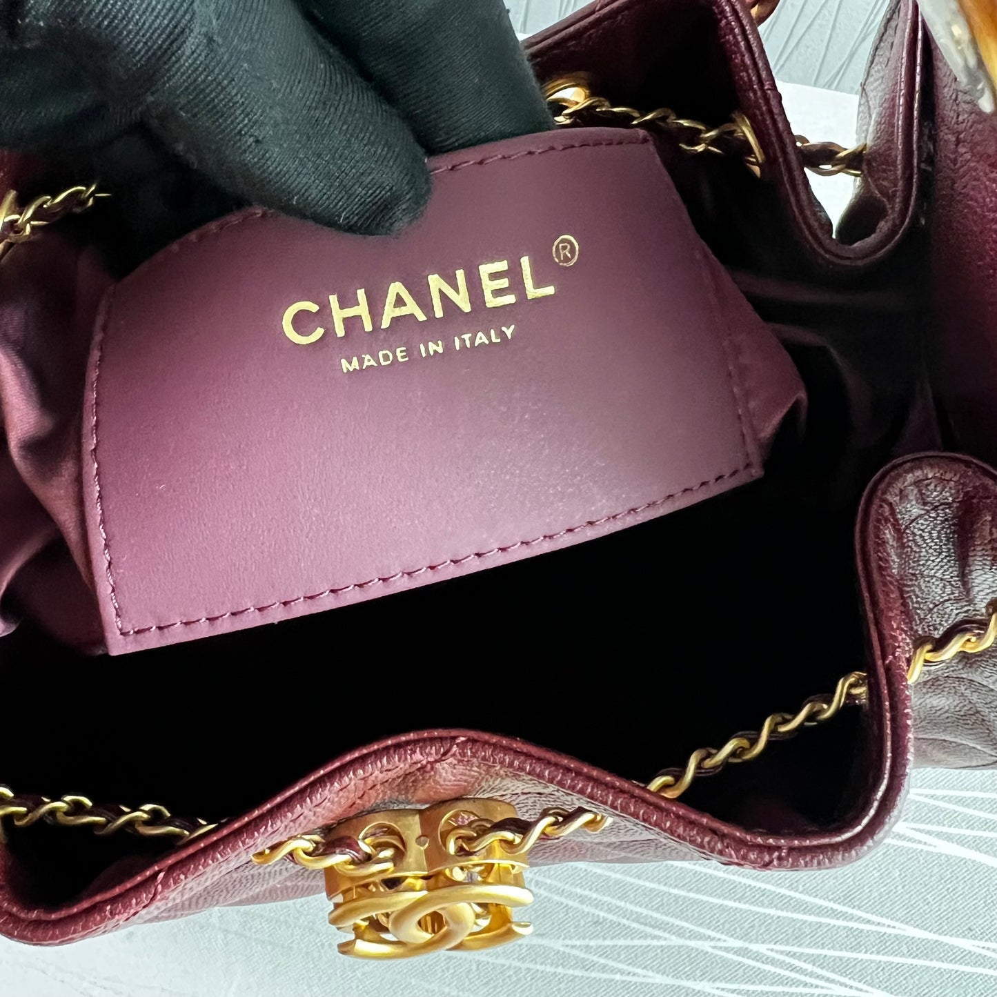 Bolso C 2-5 piel granulada color burdeos