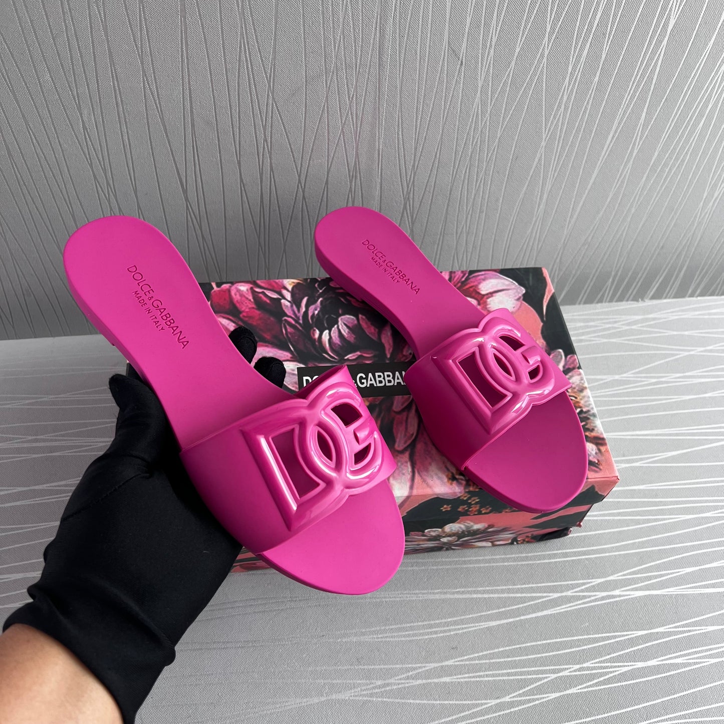 Sandalias D de hule color rosa