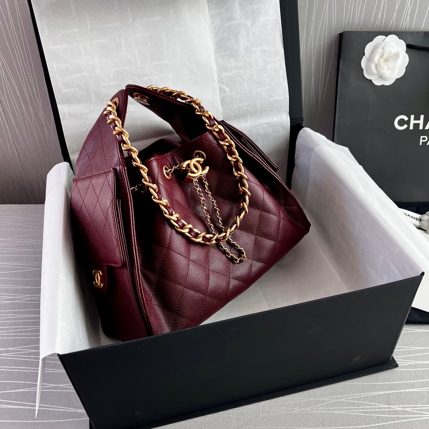 Bolso C 2-5 piel granulada color burdeos