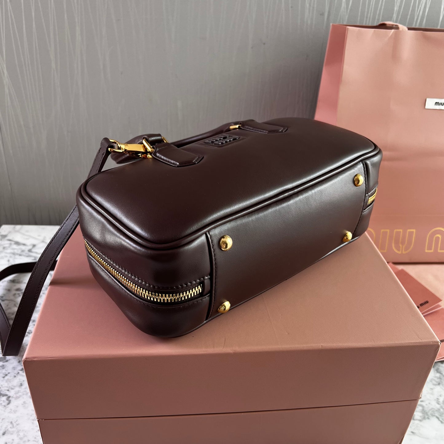 Bolso M-iu piel color café