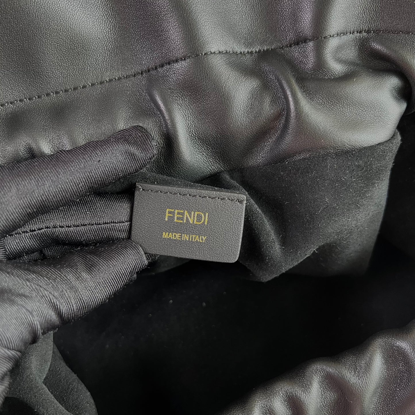 Bolso F M-amma piel negra tamaño grande