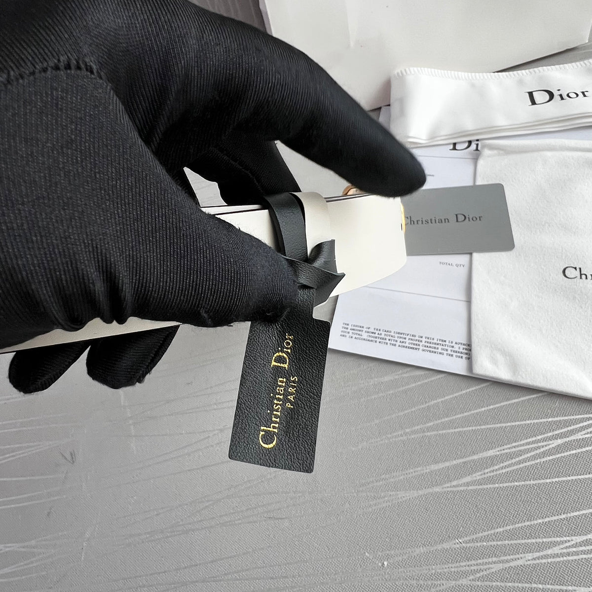 Cinto D-ior piel reversible negro y blanco