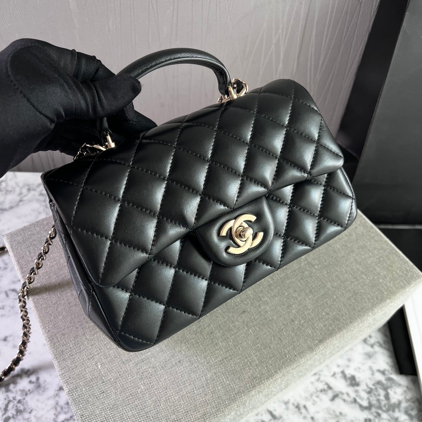 Bolso C-hanel piel color negro