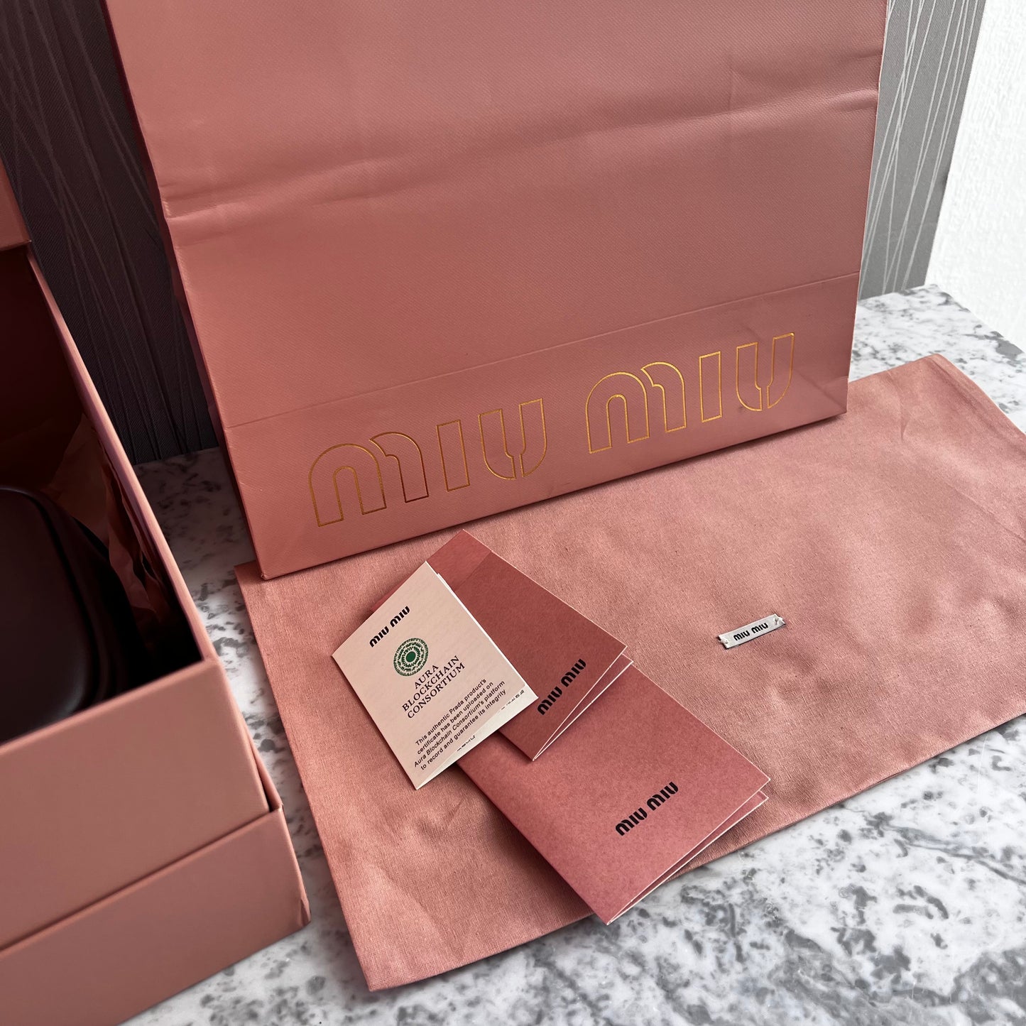 Bolso M-iu piel color café