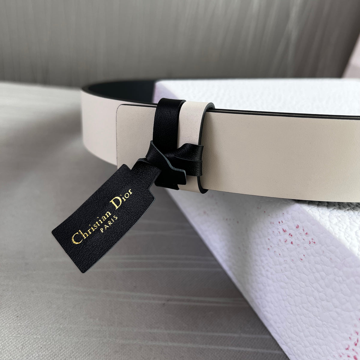 Cinto D-ior piel reversible negro y blanco