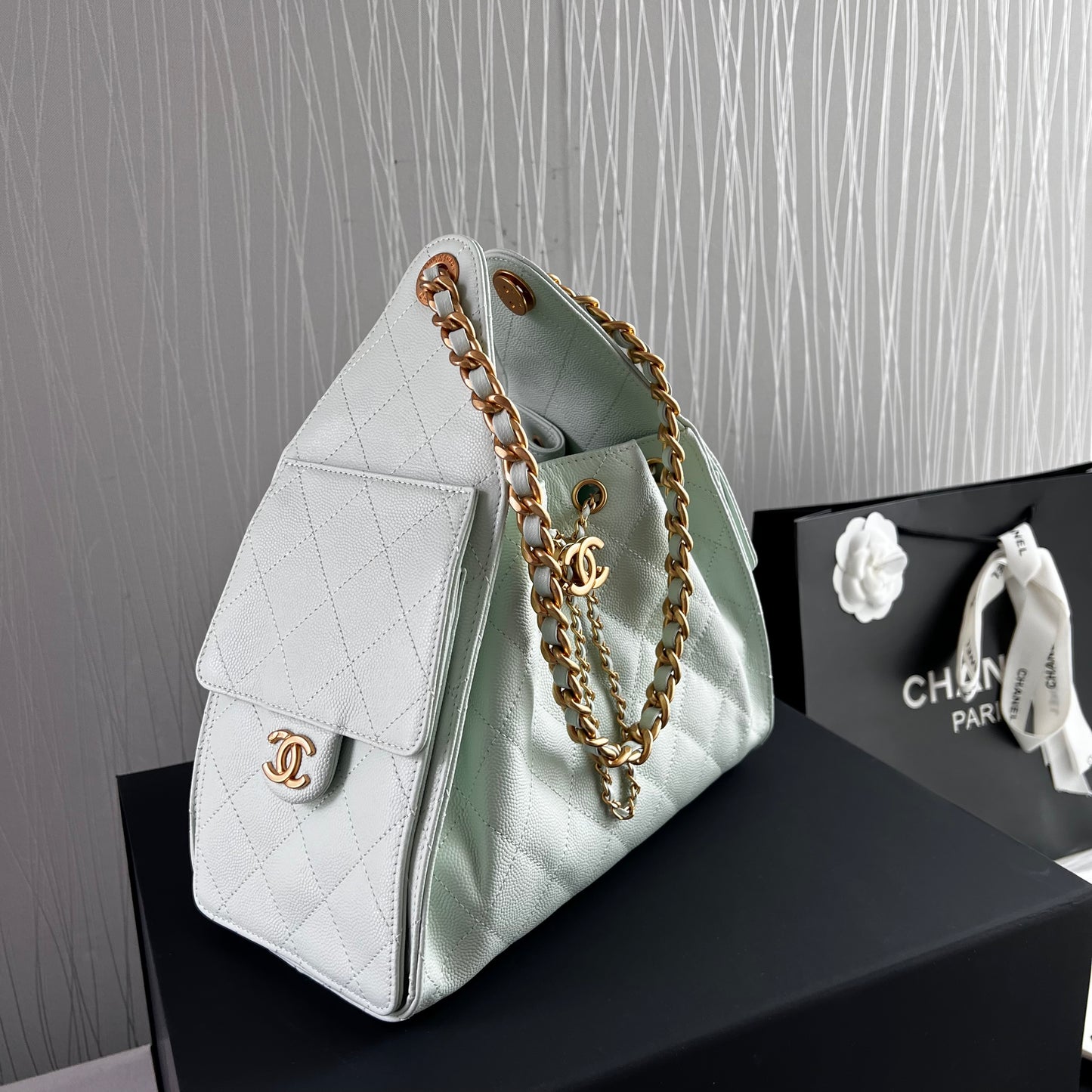 Bolso C 2-5 piel granulada color verde menta pequeña