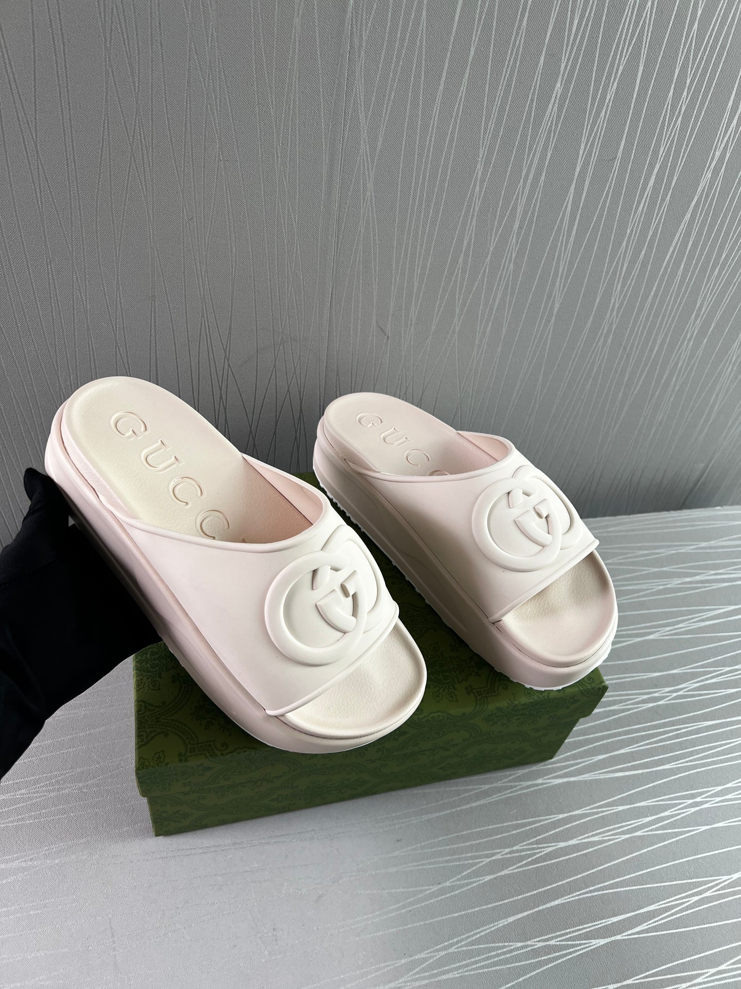 Sandalias G color hueso de hule