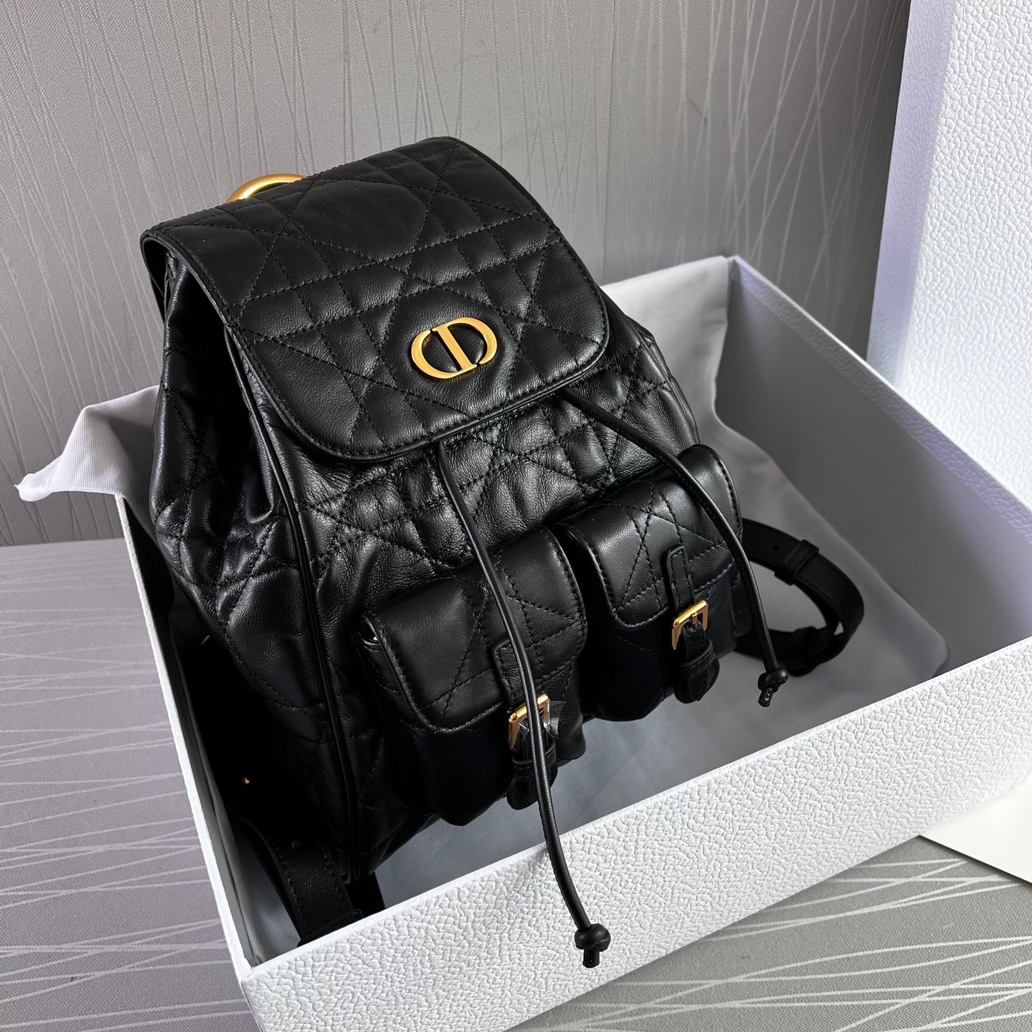 Backpack D piel color negro herrajes dorados