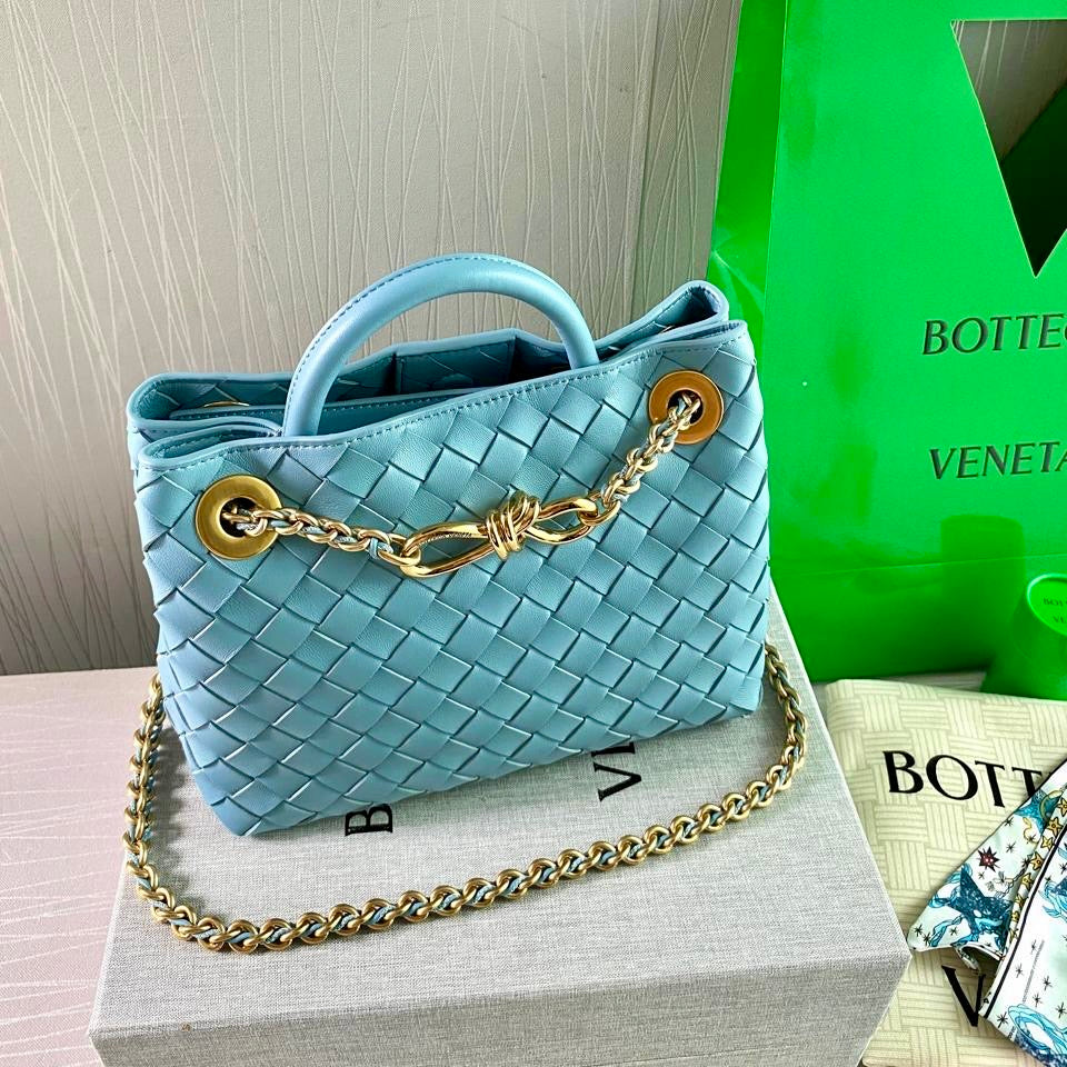 Bolso B A-ndiamo piel color azul con cadena