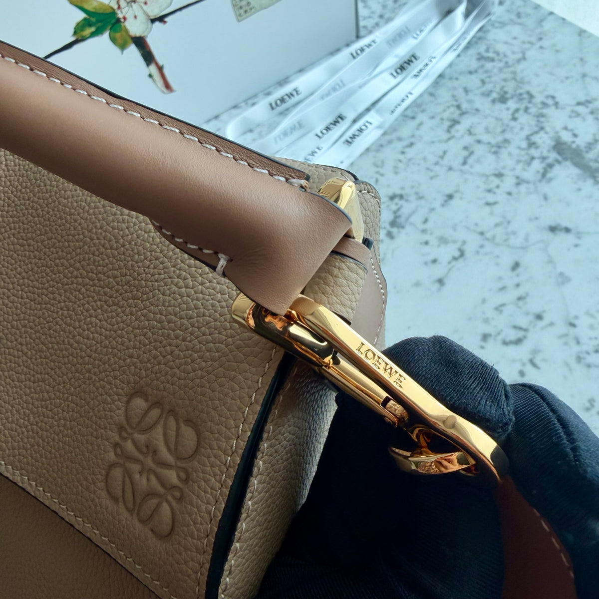 Bolso L-oewe piel color taupe