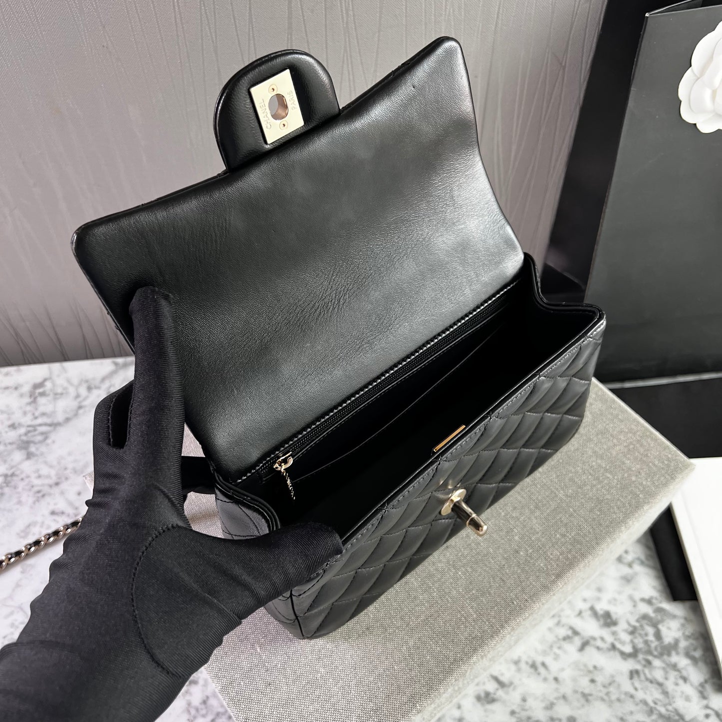 Bolso C-hanel piel color negro