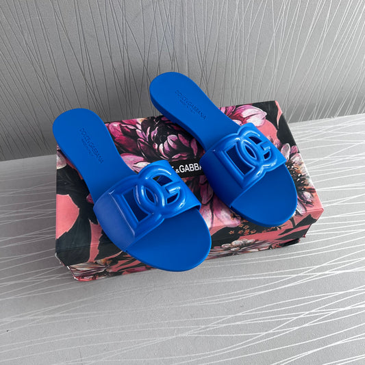 Sandalias D de hule color azul