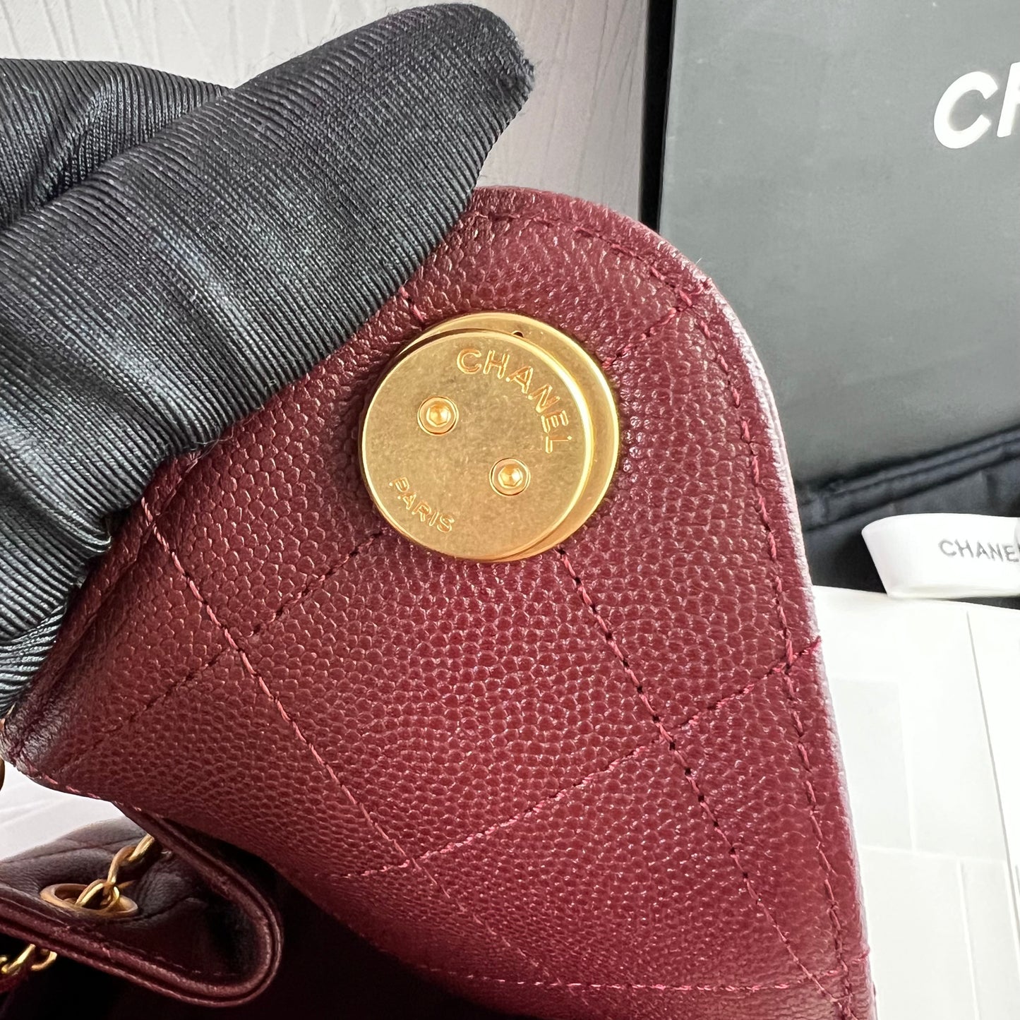 Bolso C 2-5 piel granulada color burdeos