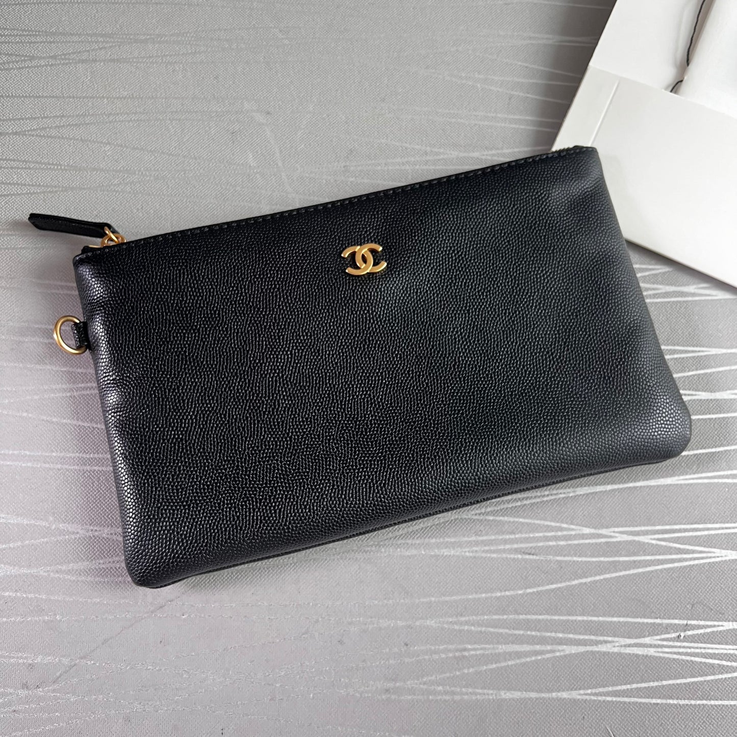 Bolso C 2-5 hobo piel granulada color negro mediana