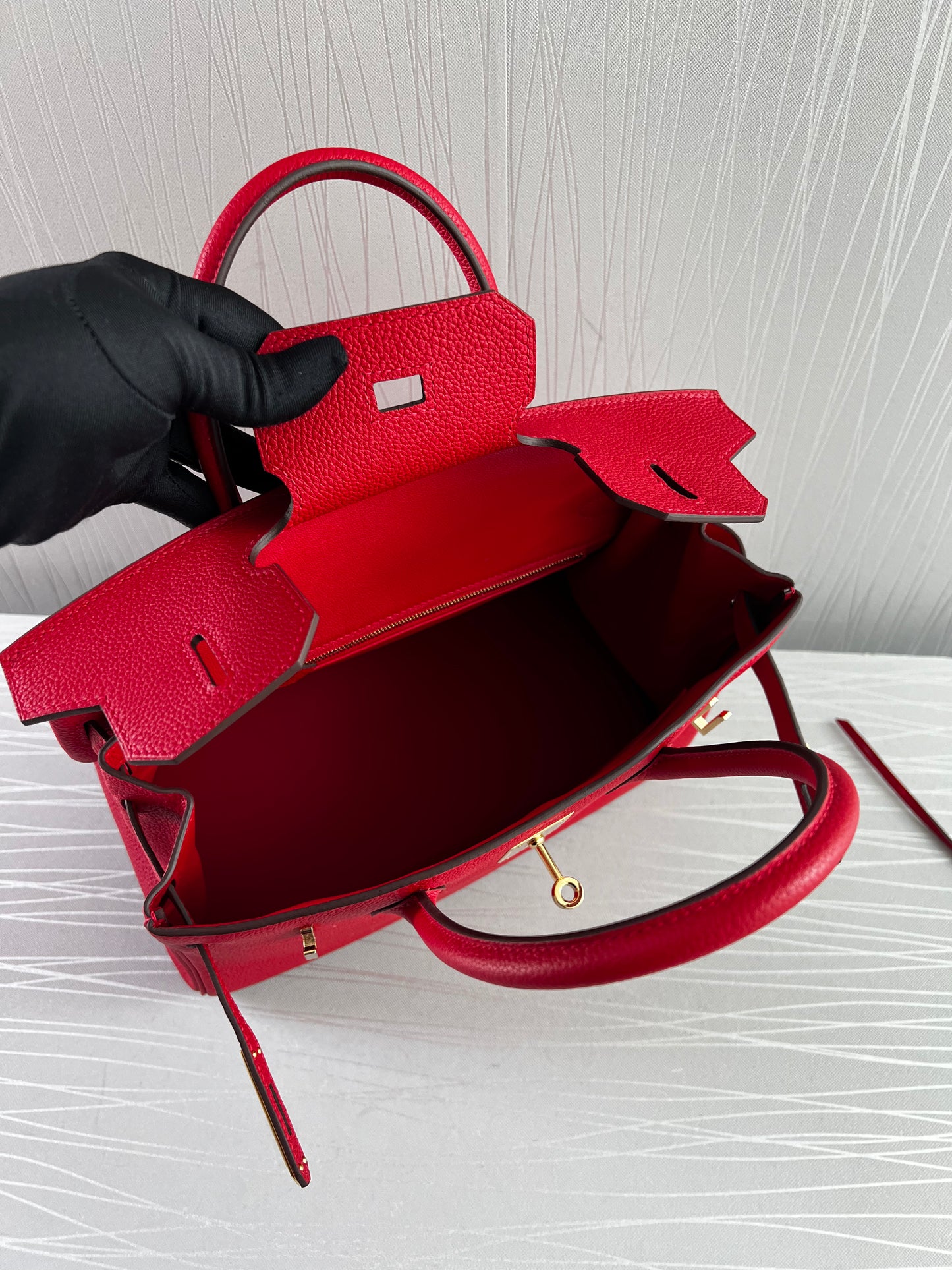 Bolso H piel color rojo
