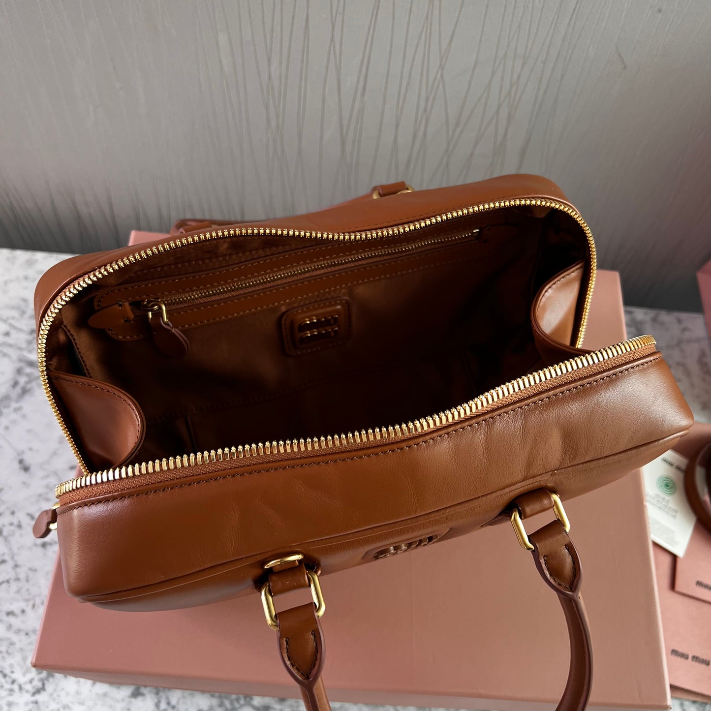 Bolso M-iu piel color camel