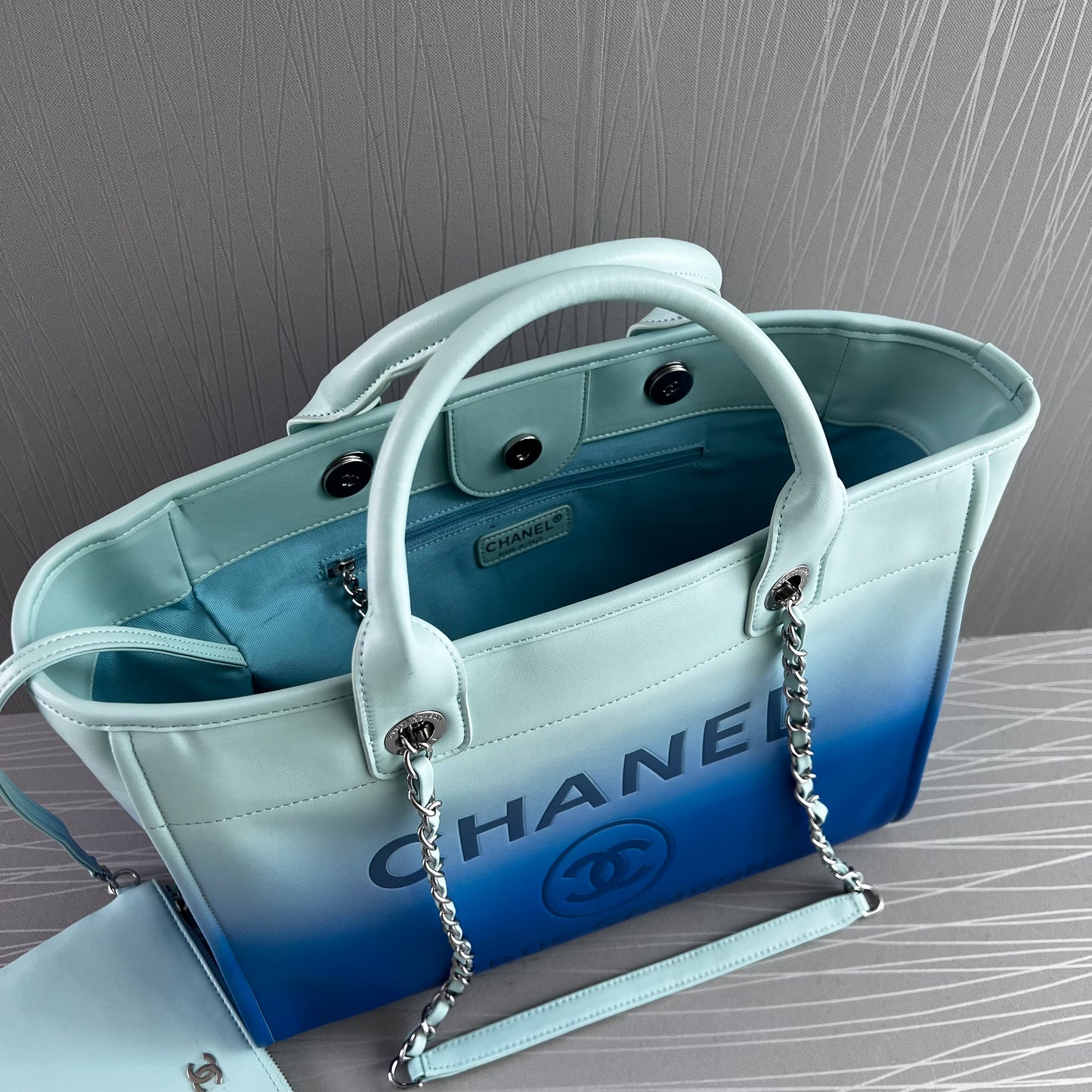 Bolso C Tote color azul bicolor