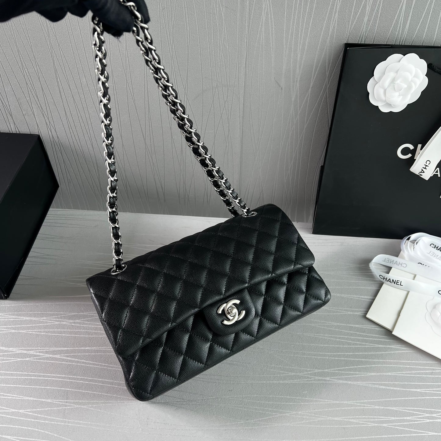 Bolso C Classic piel color negro herrajes color plata