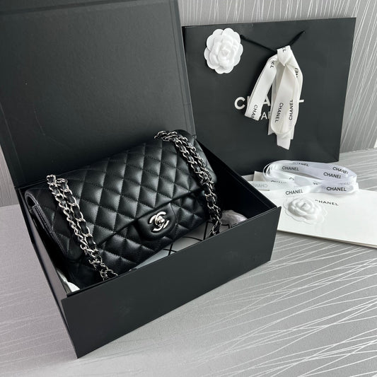 Bolso C Classic piel color negro herrajes color plata