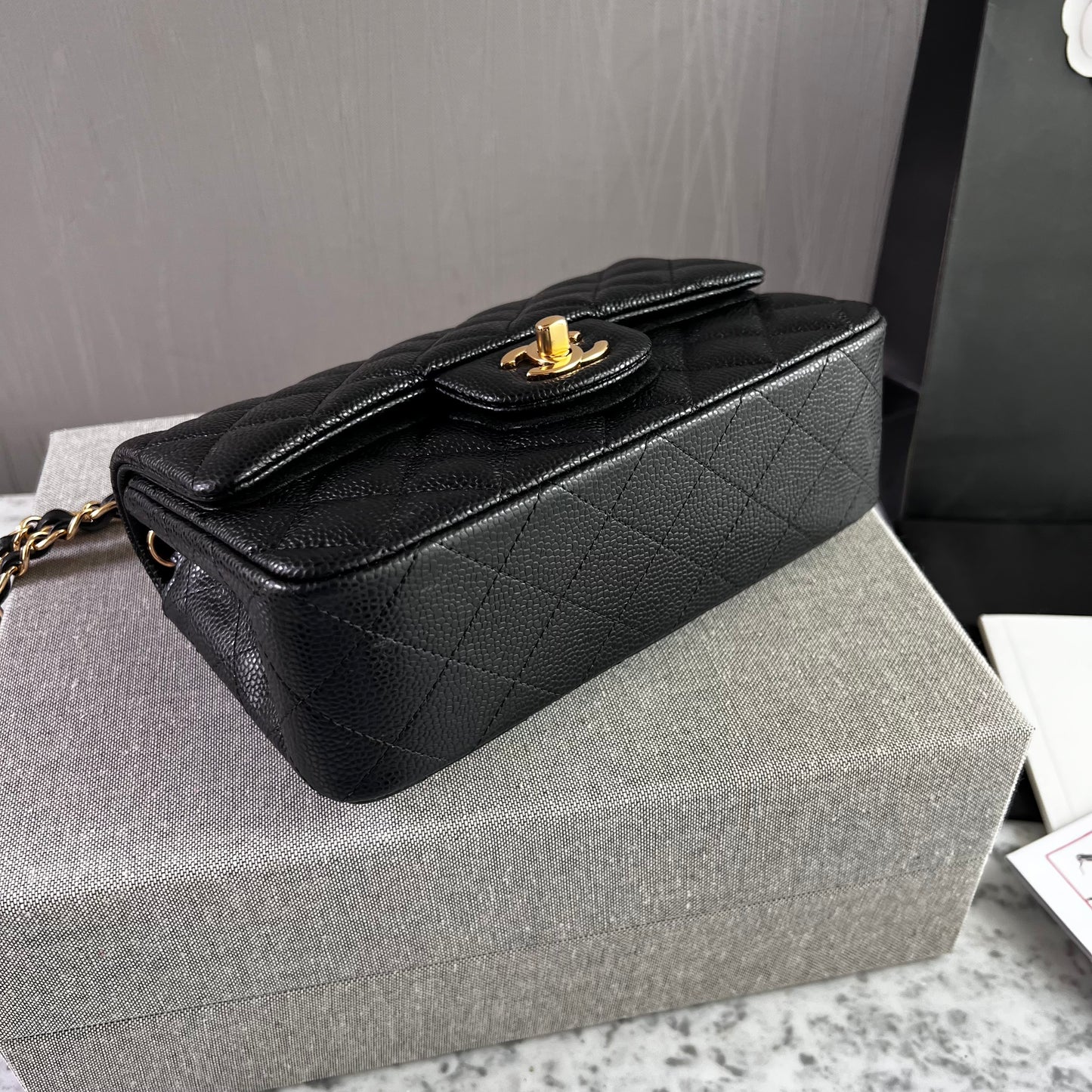 Bolso C-hanel piel caviar color negro