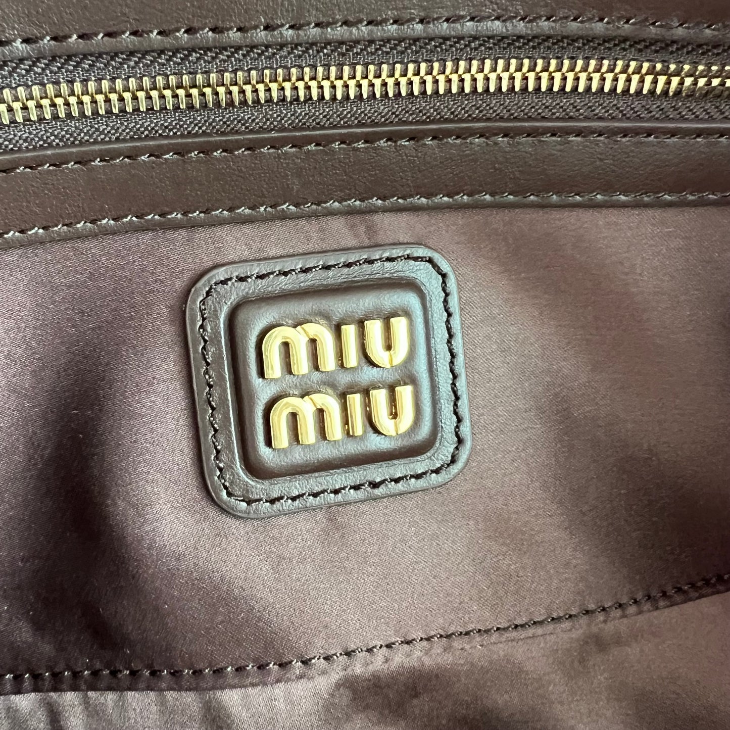 Bolso M-iu piel color café