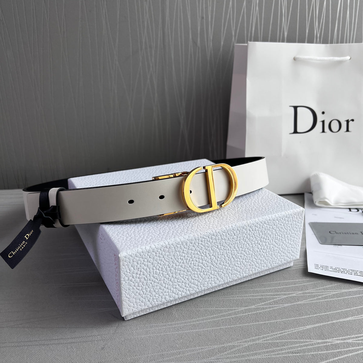 Cinto D-ior piel reversible negro y blanco