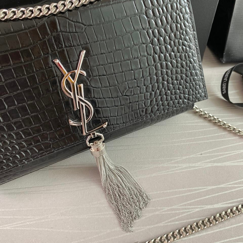 Bolso Y K-ate piel efecto cocodrilo color negra