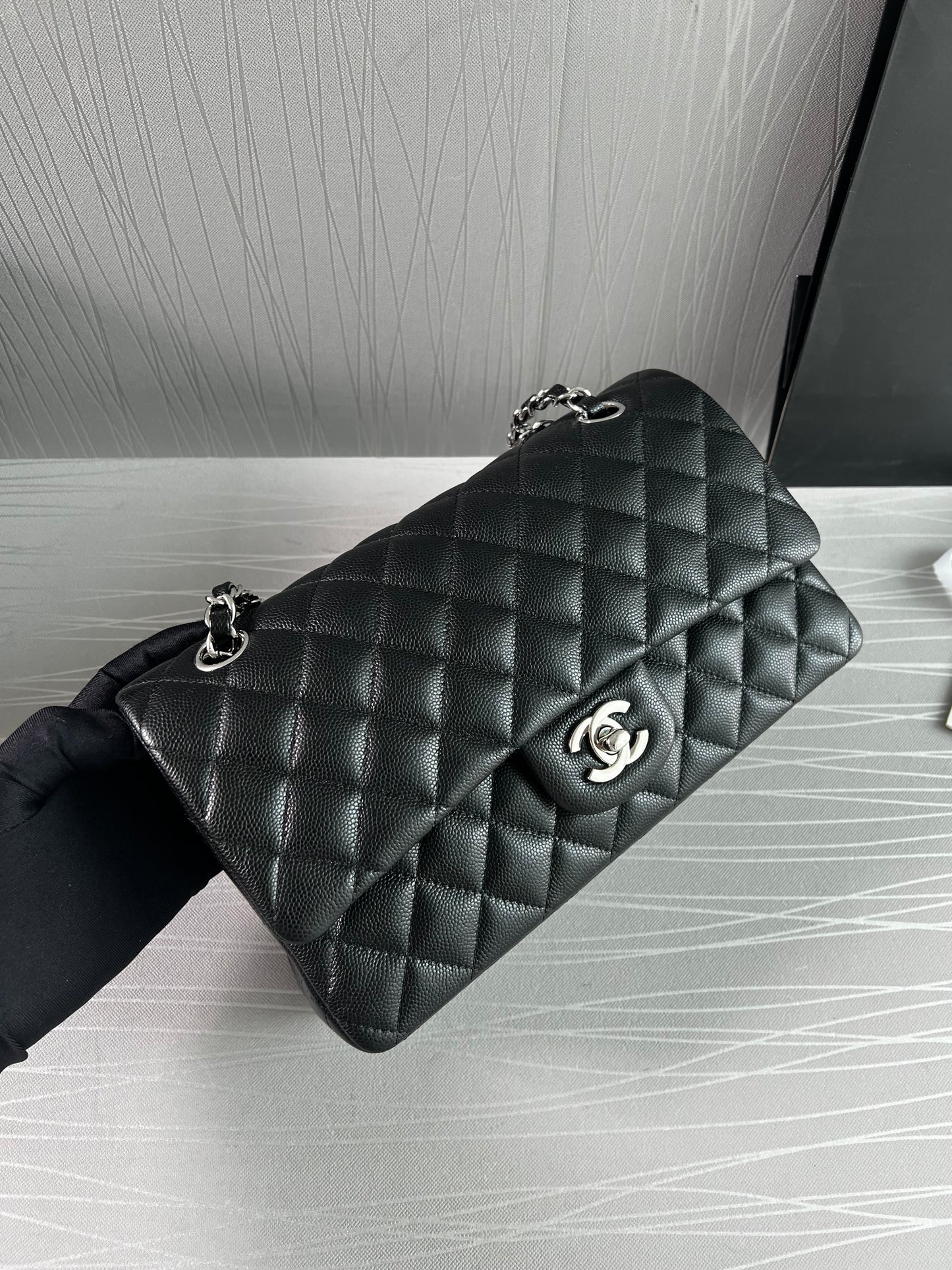 Bolso C Classic piel color negro herrajes color plata