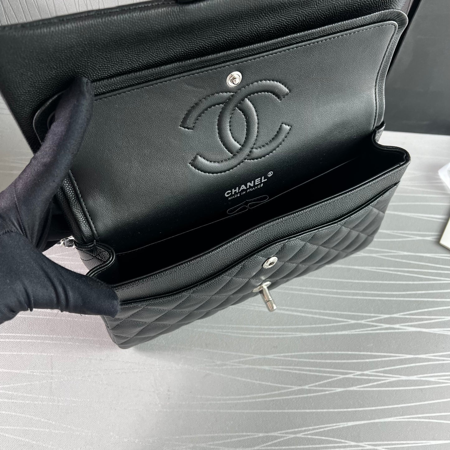 Bolso C Classic piel color negro herrajes color plata