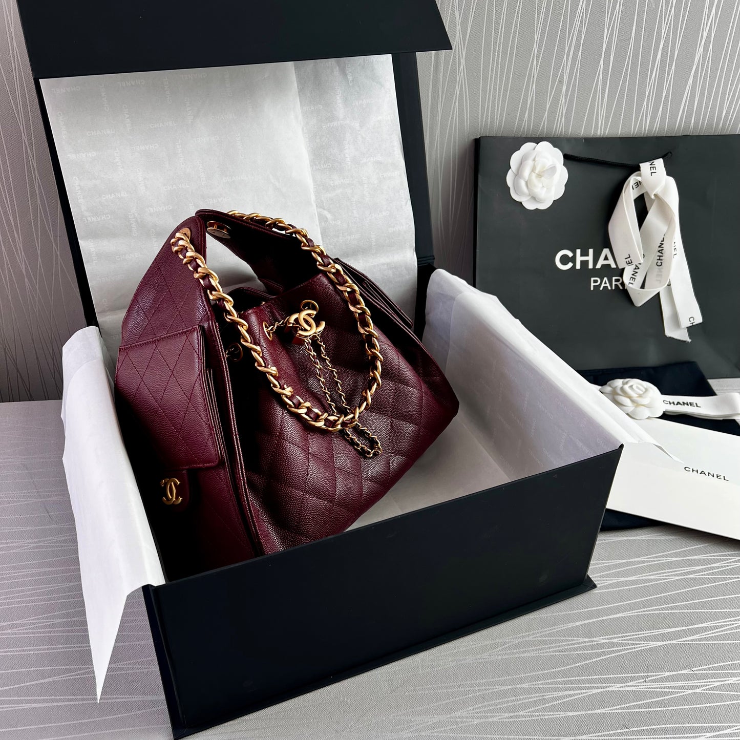 Bolso C 2-5 piel granulada color burdeos