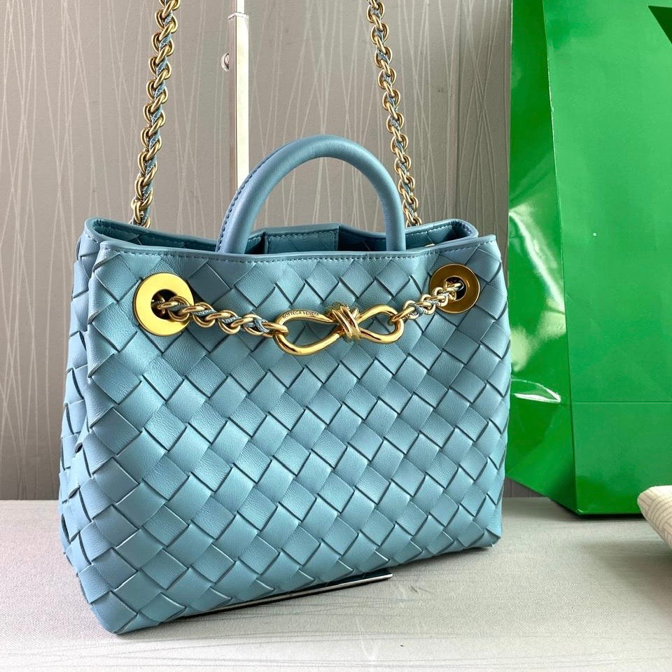 Bolso B A-ndiamo piel color azul con cadena