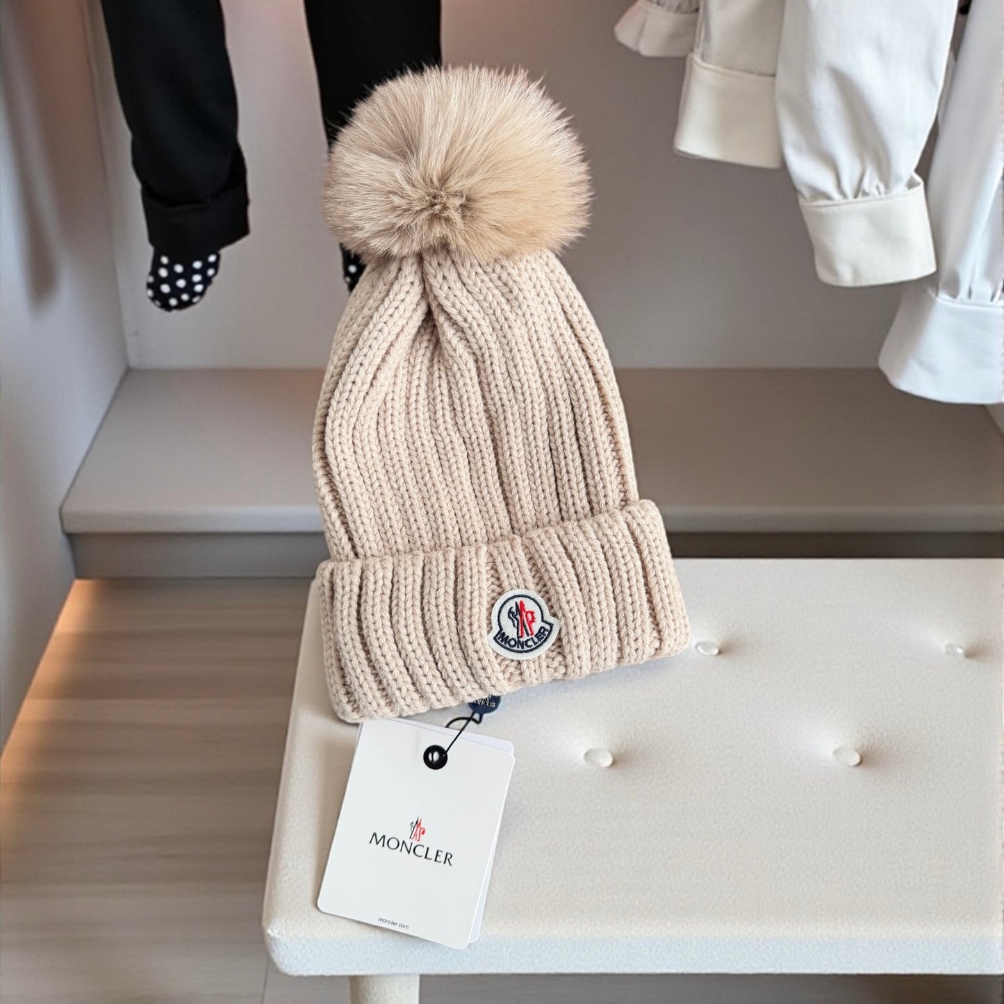 Gorro M-oncler color beige tejido