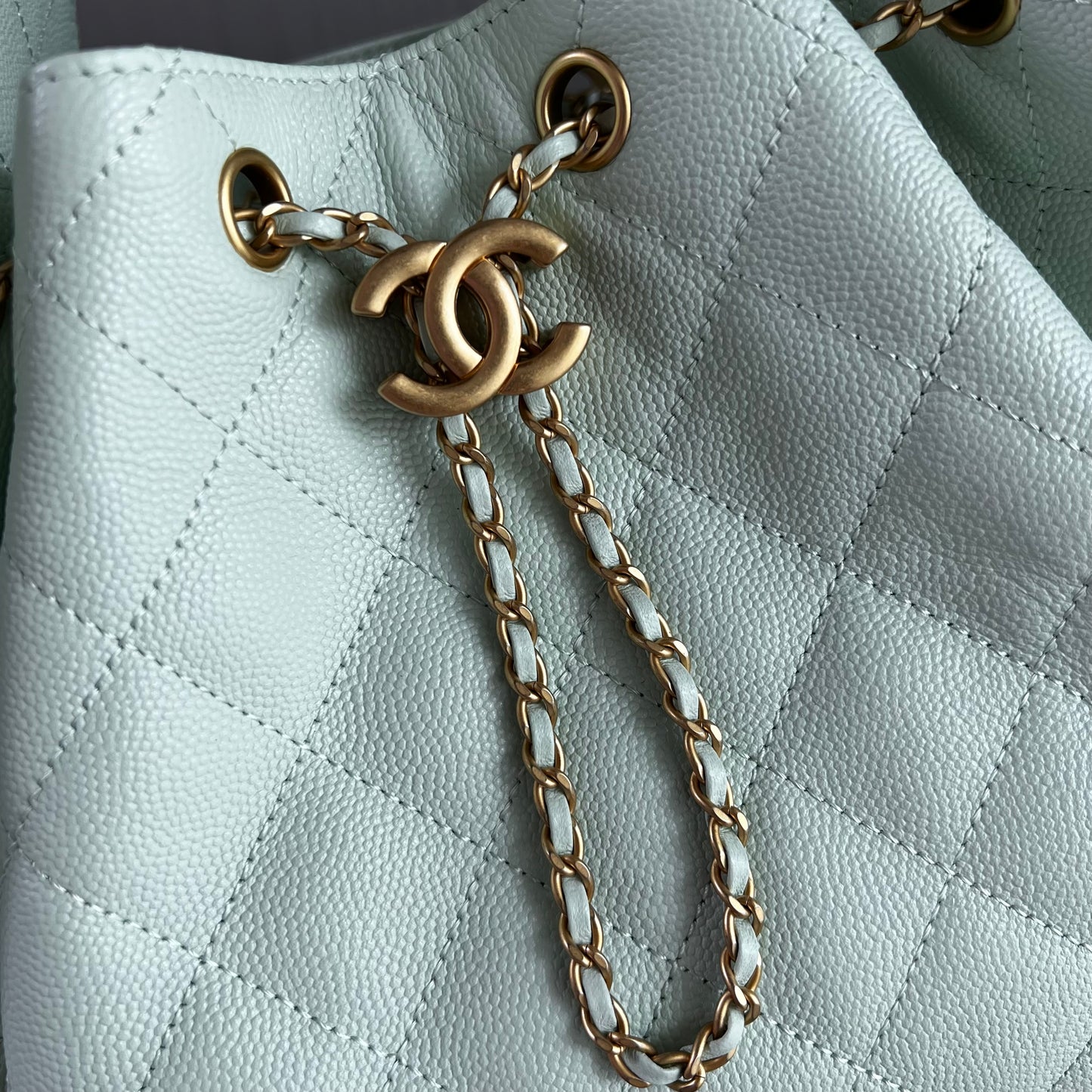 Bolso C 2-5 piel granulada color verde menta pequeña