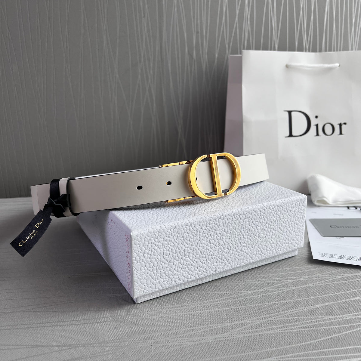 Cinto D-ior piel reversible negro y blanco