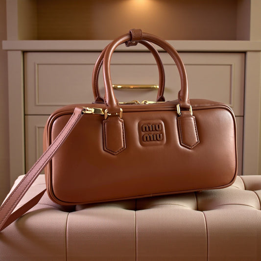 Bolso M-iu piel color camel