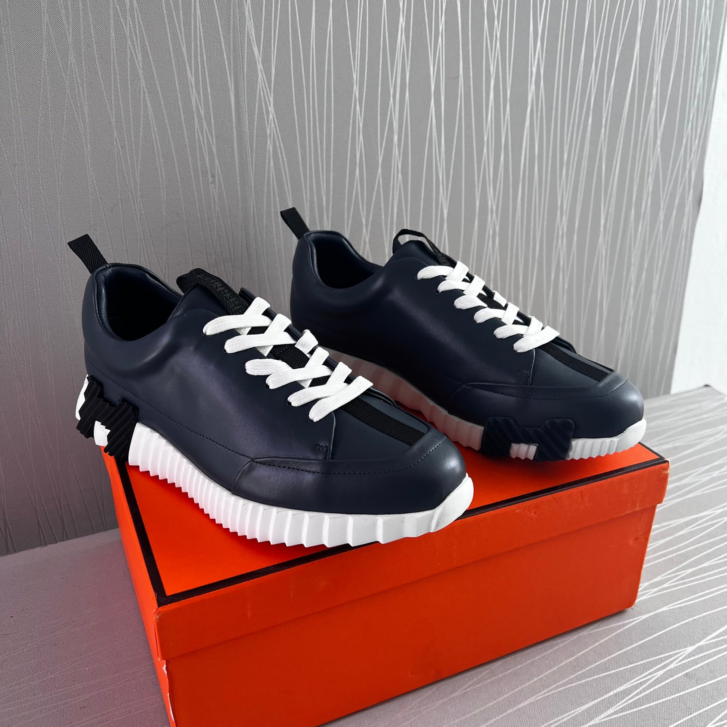 Tenis H piel color azul marino