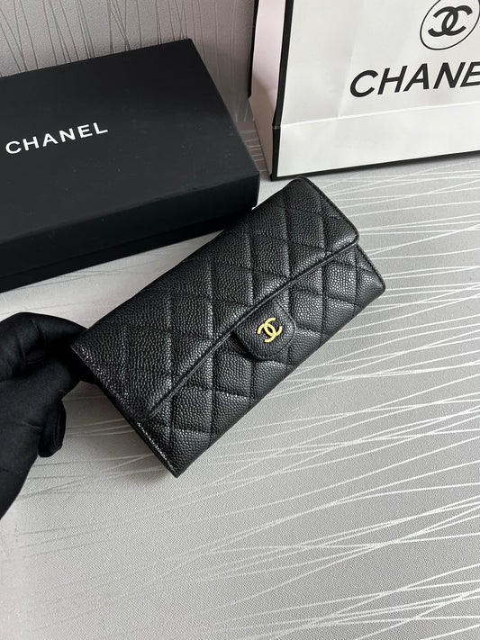 Cartera C-hanel piel caviar negra, herrajes color dorado