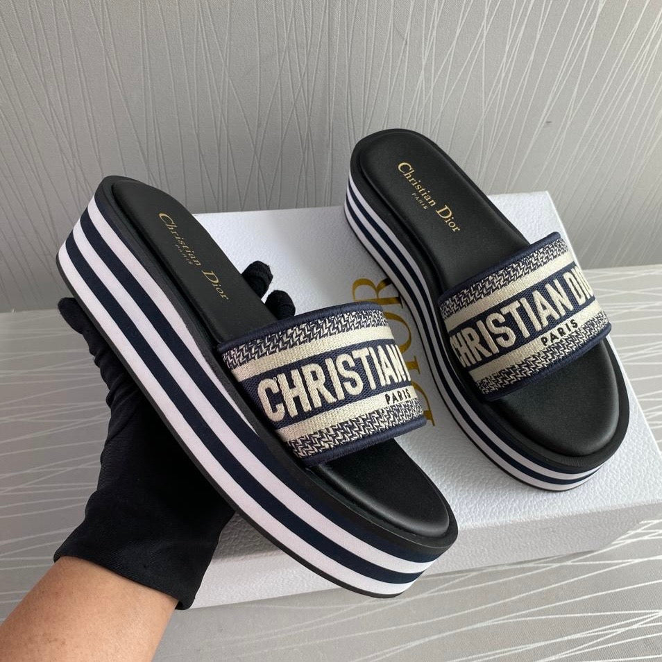 Sandalias C-D-ior color azul marino y blanco