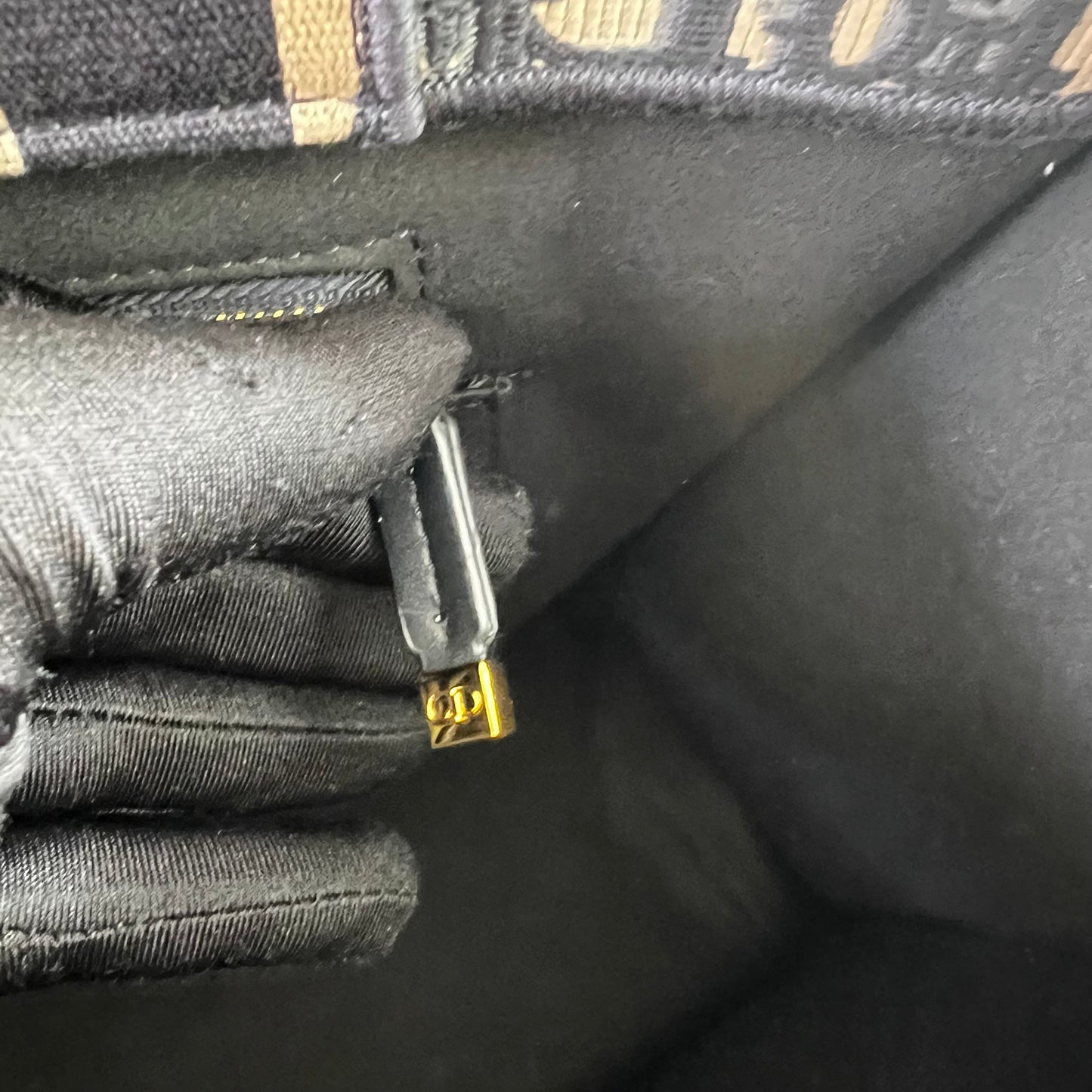 Bolso D Tote tela jacquard bordada en color azul marino