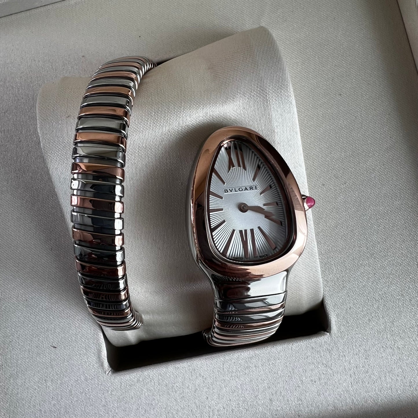 Reloj B brazalete bicolor rosa y plateado