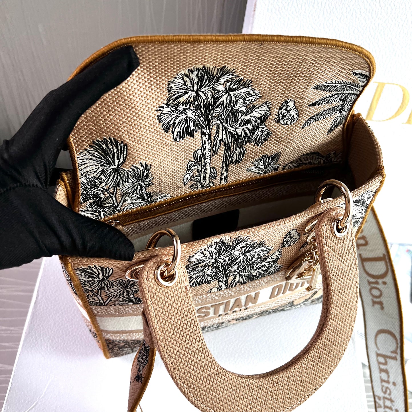 Bolso D color beige algodón bordado
